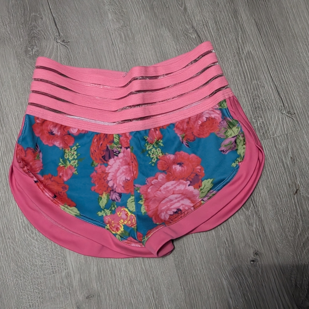 Women's Pink Floral Active Shorts Large
